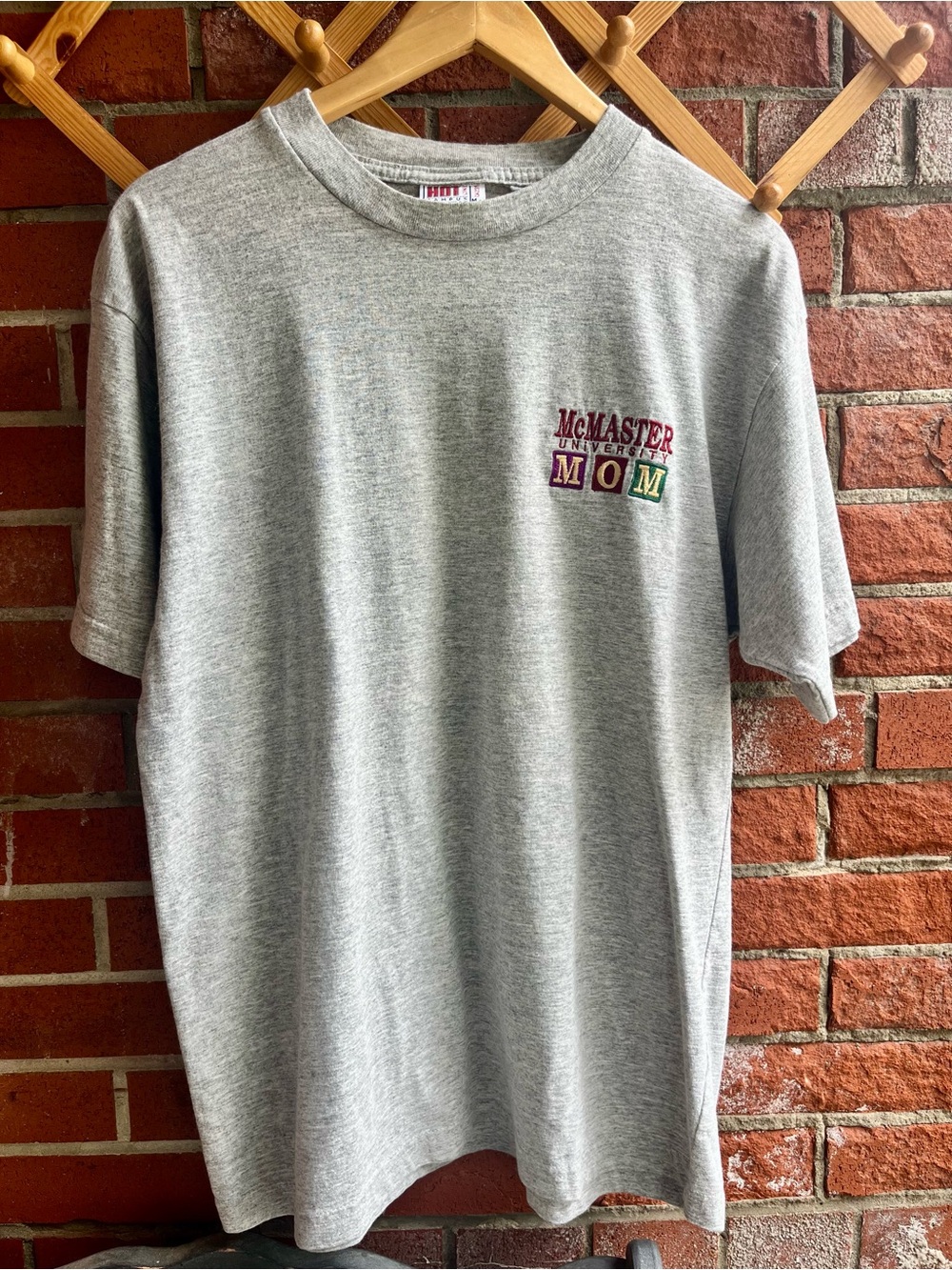 Vintage Embroidered McMaster University Mom Grey Short-Sleeve Tee